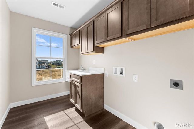 707 Bridgeway Drive, O'fallon, IL 62269