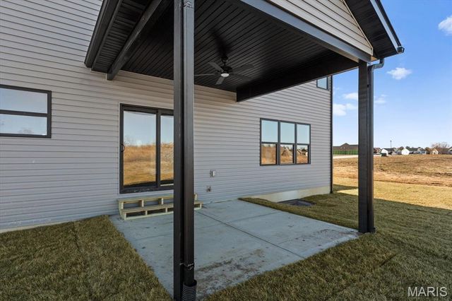 707 Bridgeway Drive, O'fallon, IL 62269