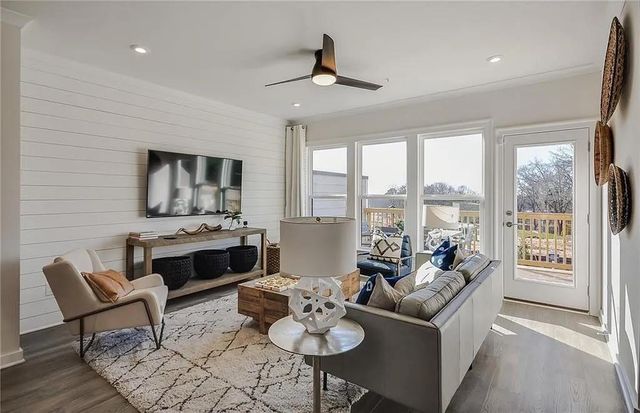 545 Whitlox Road NW, Atlanta, GA 30318