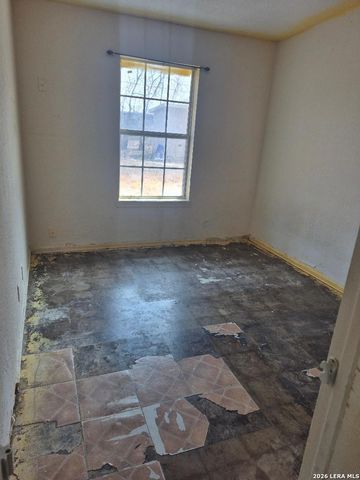 130 Chadwick, San Antonio, TX 78227