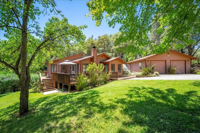 10947 E Lime Kiln Rd, Grass Valley, CA 95949