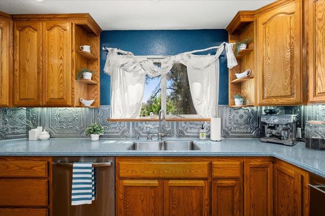 10947 E Lime Kiln Rd, Grass Valley, CA 95949