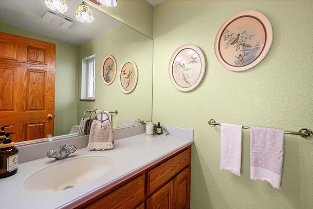 10947 E Lime Kiln Rd, Grass Valley, CA 95949