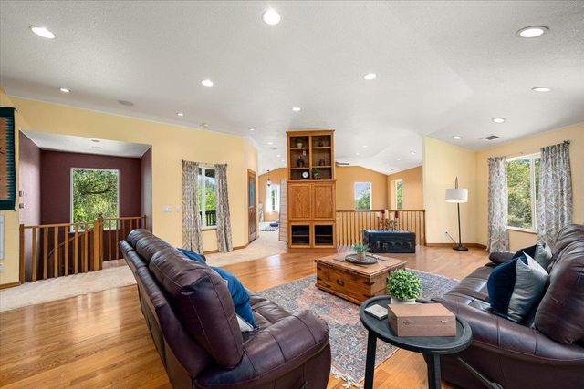10947 E Lime Kiln Rd, Grass Valley, CA 95949