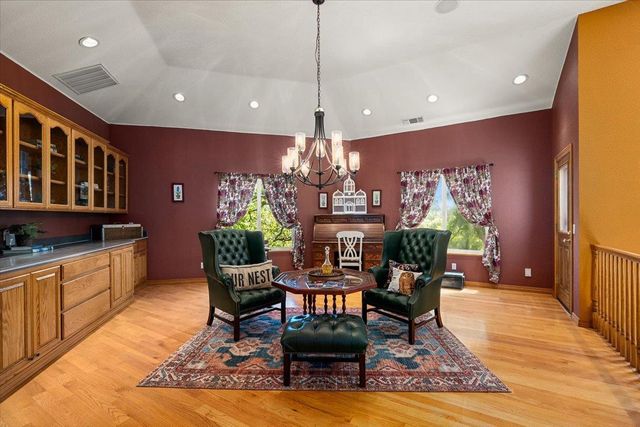 10947 E Lime Kiln Rd, Grass Valley, CA 95949