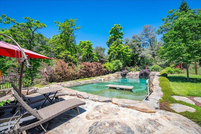 10947 E Lime Kiln Rd, Grass Valley, CA 95949