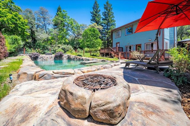10947 E Lime Kiln Rd, Grass Valley, CA 95949