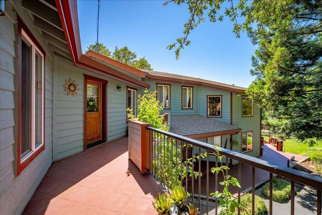 10947 E Lime Kiln Rd, Grass Valley, CA 95949