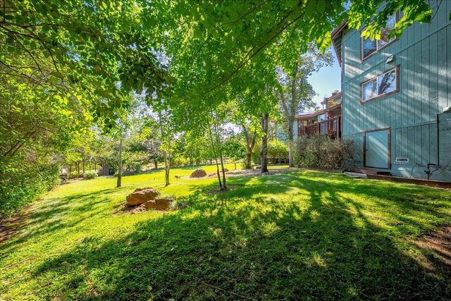 10947 E Lime Kiln Rd, Grass Valley, CA 95949