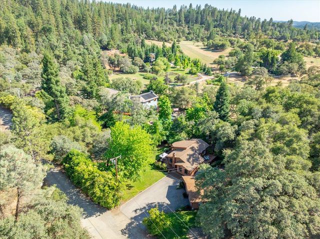 10947 E Lime Kiln Rd, Grass Valley, CA 95949