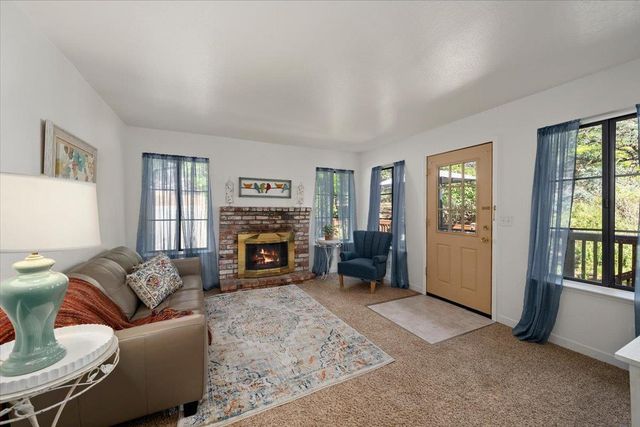 10947 E Lime Kiln Rd, Grass Valley, CA 95949