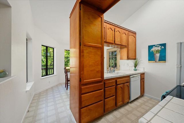 10947 E Lime Kiln Rd, Grass Valley, CA 95949