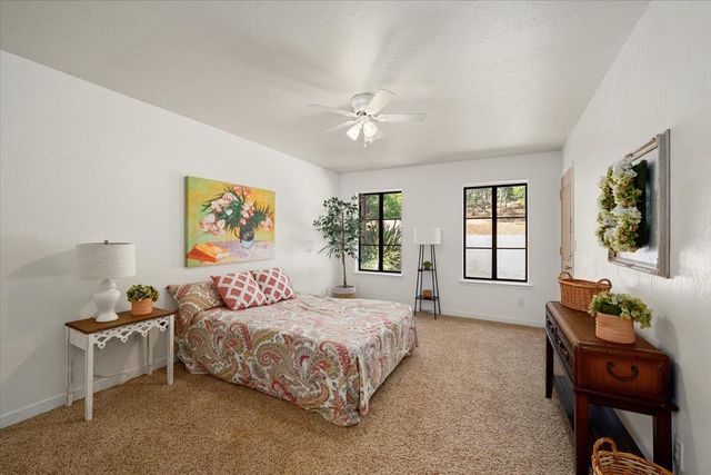 10947 E Lime Kiln Rd, Grass Valley, CA 95949