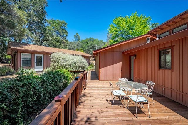 10947 E Lime Kiln Rd, Grass Valley, CA 95949