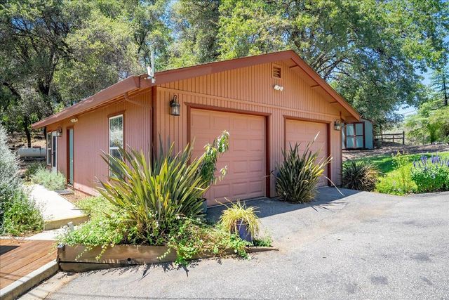 10947 E Lime Kiln Rd, Grass Valley, CA 95949