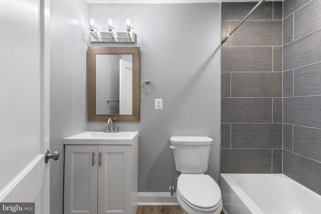 Image 19 of property listing at 5315 MIDWOOD AVE, Baltimore, MD 21212