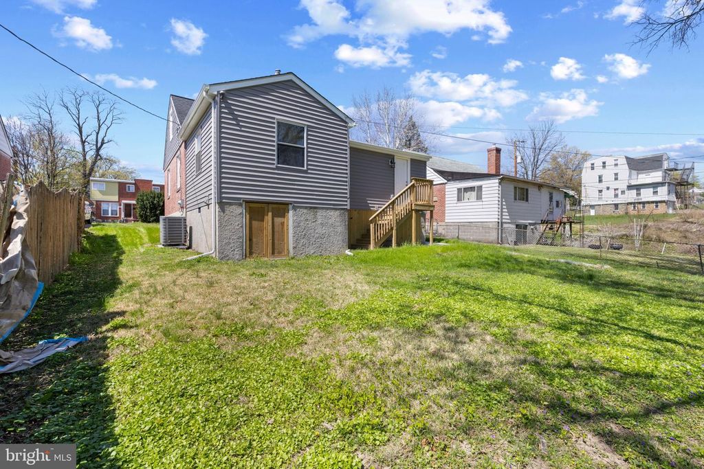 Image 31 of property listing at 5315 MIDWOOD AVE, Baltimore, MD 21212