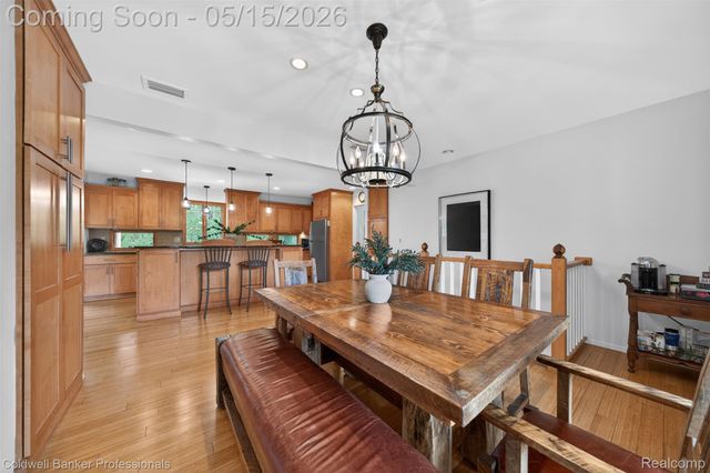 1186 Peveril Road, Bloomfield Charter Township, MI 48304
