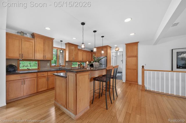 1186 Peveril Road, Bloomfield Charter Township, MI 48304