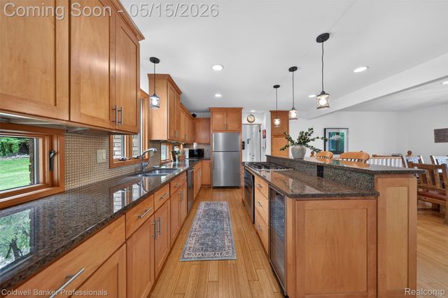 1186 Peveril Road, Bloomfield Charter Township, MI 48304