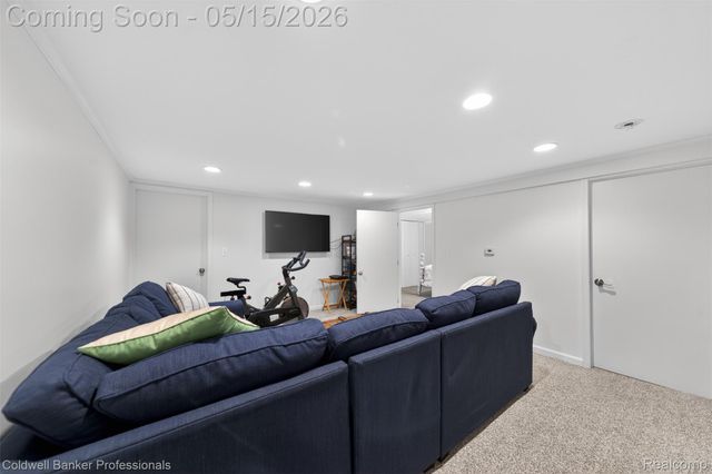 1186 Peveril Road, Bloomfield Charter Township, MI 48304