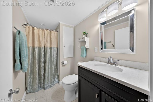 1186 Peveril Road, Bloomfield Charter Township, MI 48304