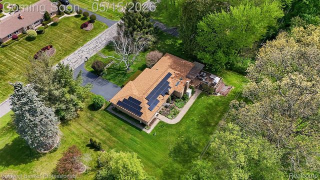 1186 Peveril Road, Bloomfield Charter Township, MI 48304
