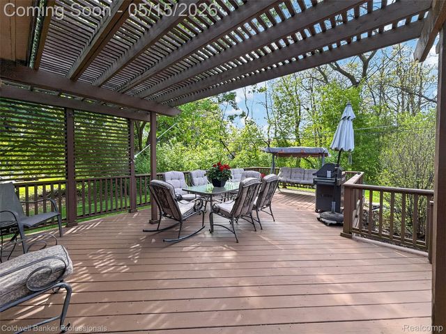 1186 Peveril Road, Bloomfield Charter Township, MI 48304