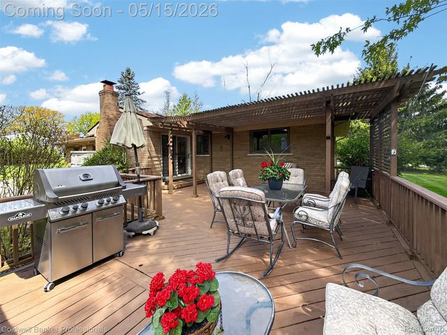 1186 Peveril Road, Bloomfield Charter Township, MI 48304
