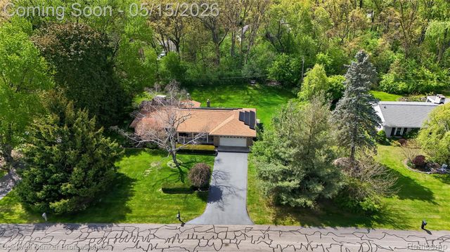 1186 Peveril Road, Bloomfield Charter Township, MI 48304