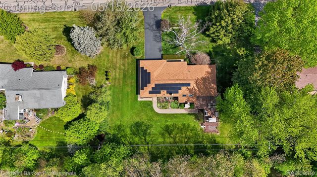 1186 Peveril Road, Bloomfield Charter Township, MI 48304