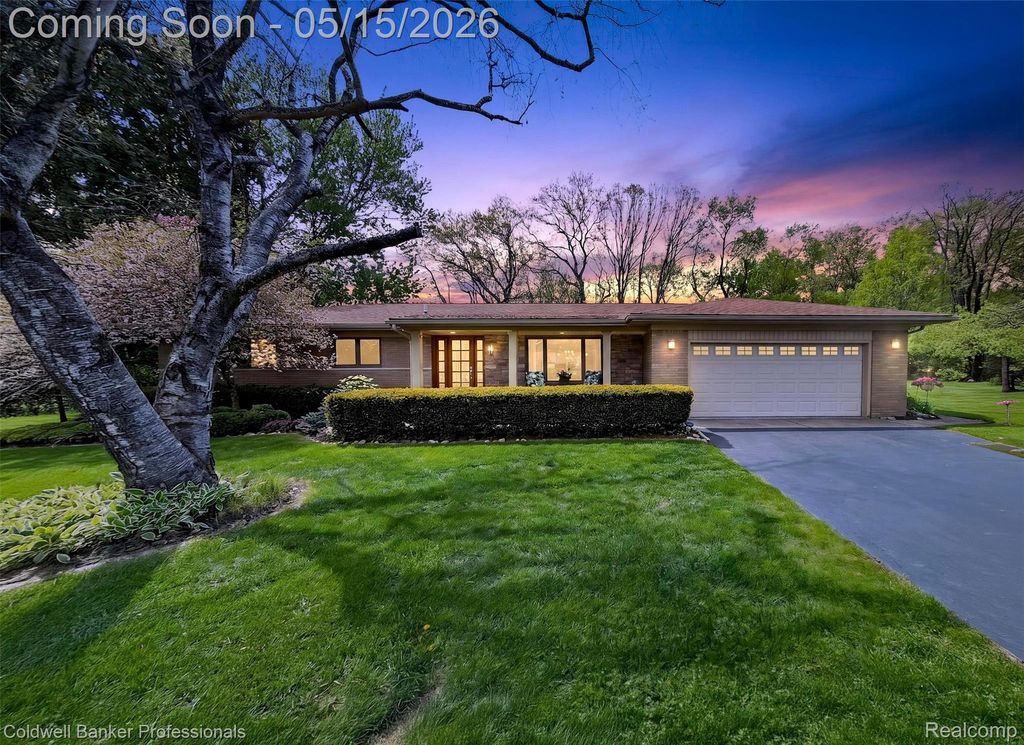 1186 Peveril Road, Bloomfield Charter Township, MI 48304