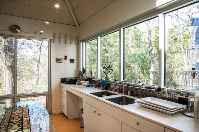 11107 Mt Falls School Road, Washington, TX 77880