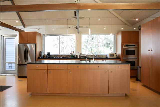 11107 Mt Falls School Road, Washington, TX 77880