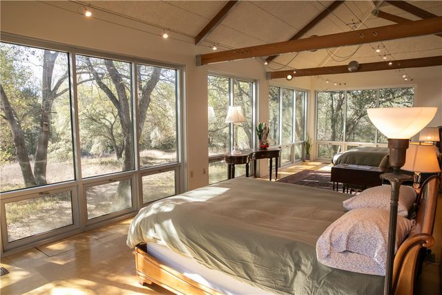 11107 Mt Falls School Road, Washington, TX 77880