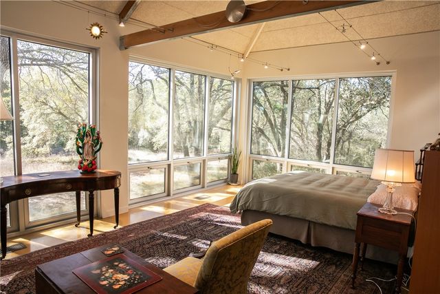 11107 Mt Falls School Road, Washington, TX 77880