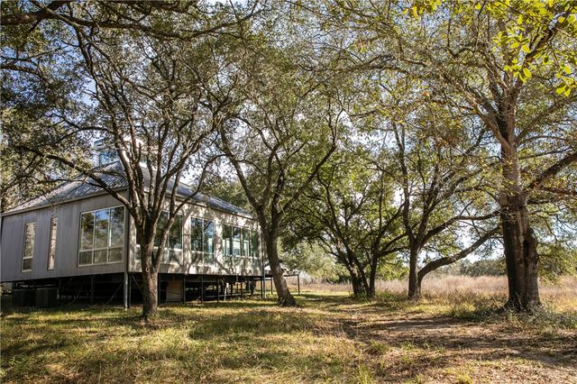 11107 Mt Falls School Road, Washington, TX 77880