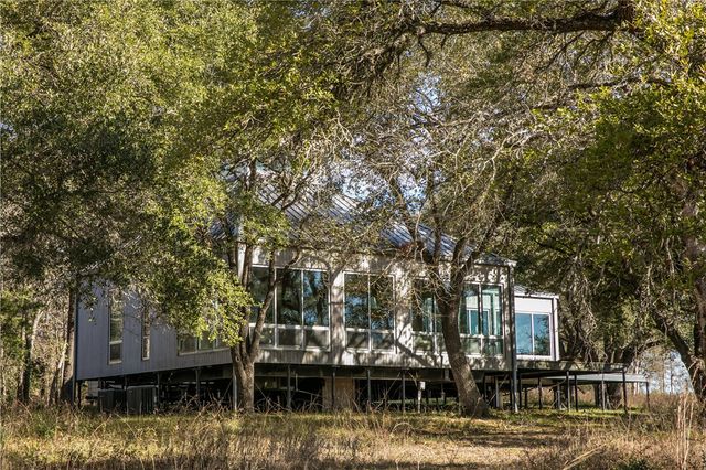 11107 Mt Falls School Road, Washington, TX 77880