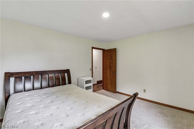 32078 Willow Circle, Avon Lake, OH 44012
