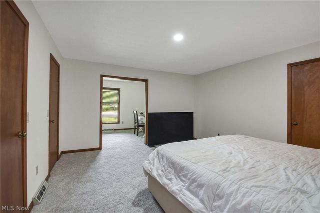 32078 Willow Circle, Avon Lake, OH 44012
