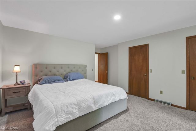 32078 Willow Circle, Avon Lake, OH 44012