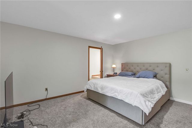 32078 Willow Circle, Avon Lake, OH 44012