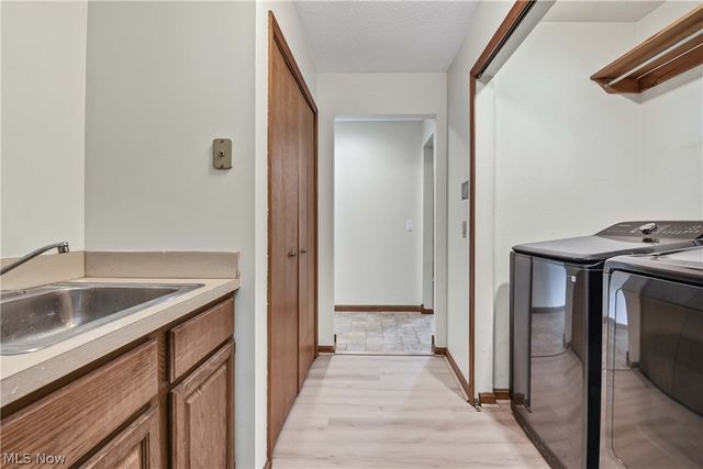 32078 Willow Circle, Avon Lake, OH 44012