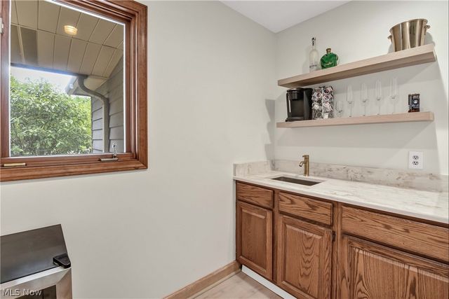 32078 Willow Circle, Avon Lake, OH 44012