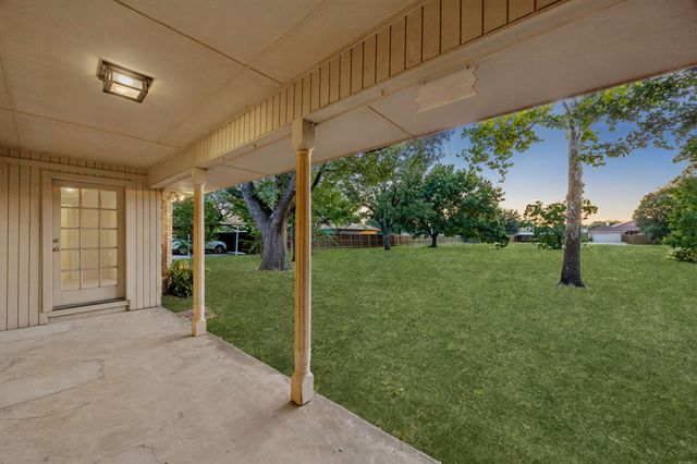 1011 Villa Siete, Mesquite, TX 75181