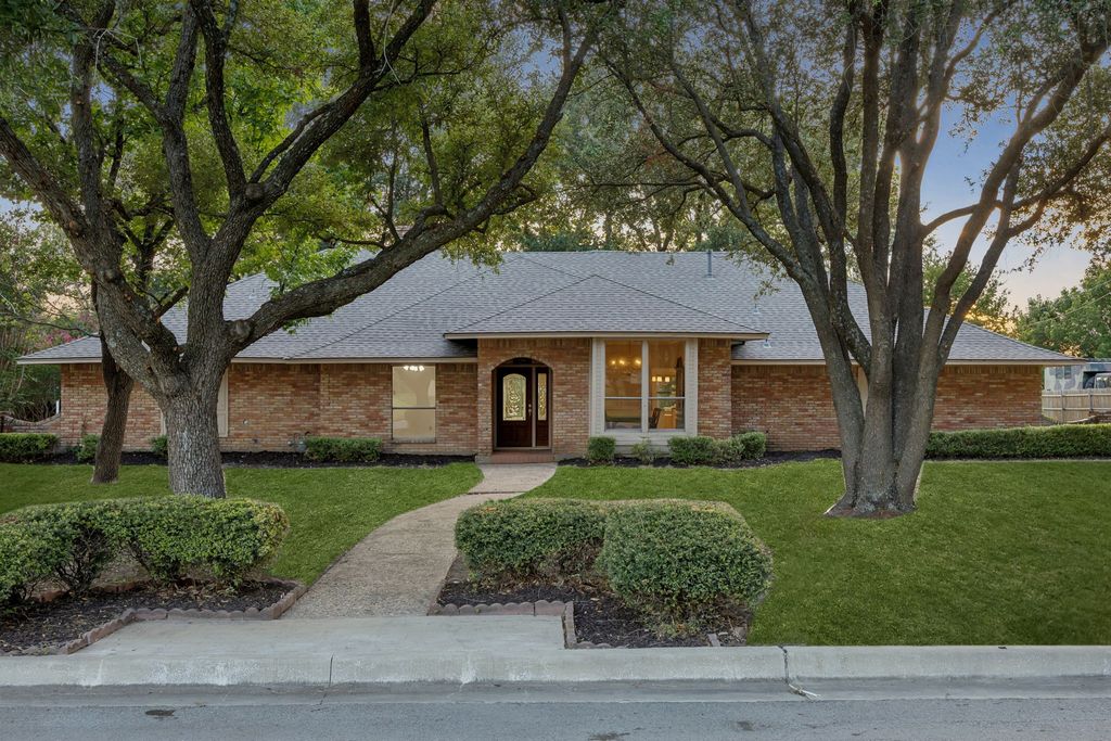 1011 Villa Siete, Mesquite, TX 75181