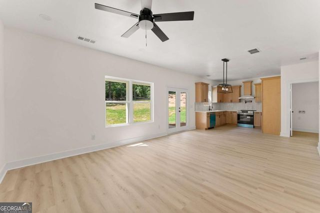 172 Llewellyn Street, Clarkesville, GA 30523