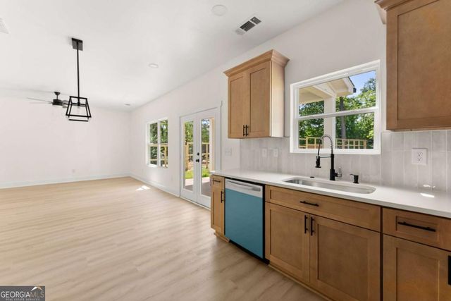 172 Llewellyn Street, Clarkesville, GA 30523