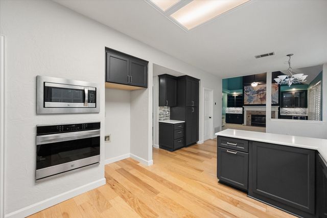 6211 Fox Hunt Drive, Arlington, TX 76001