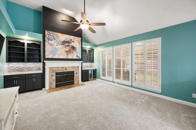 6211 Fox Hunt Drive, Arlington, TX 76001